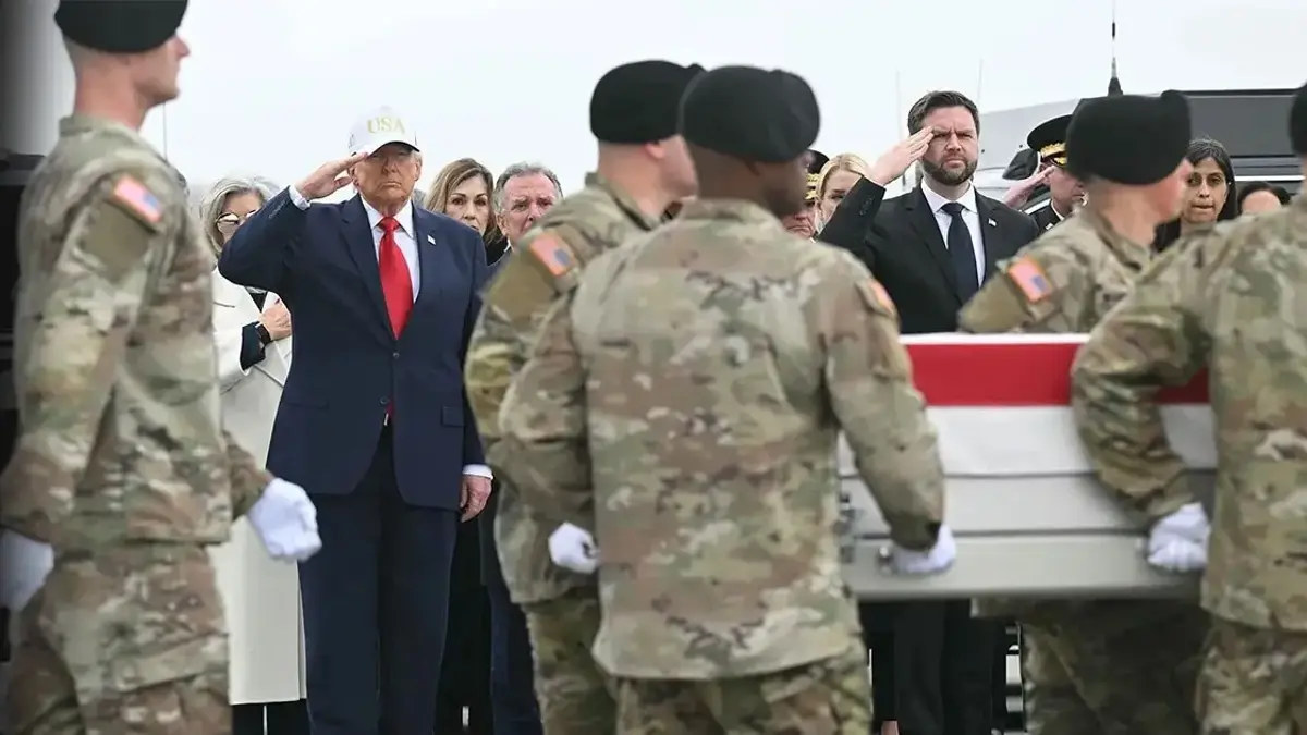4 askerin cenazesi ABD'de! Trump'tan Dover Üssü'nde son görev
