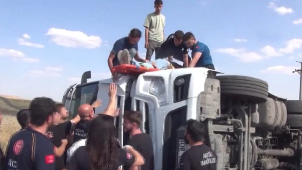 TIR saniyeler içinde yan yattı: Şırnak'taki kazanın detayları ortaya çıktı