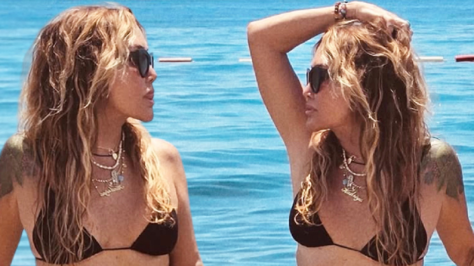 Yonca Evcimik, Karadağ'da tatil yapıyor