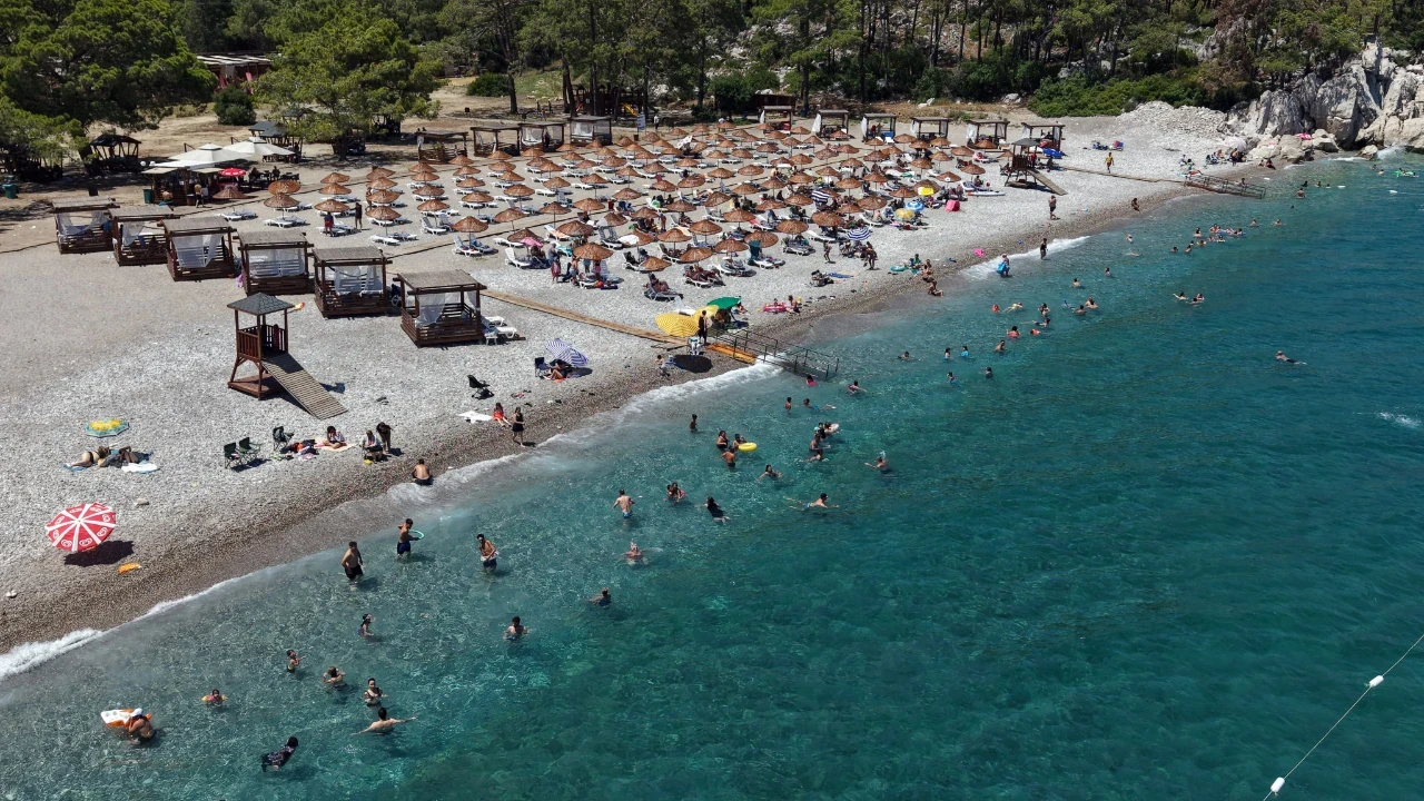 Yabancı turist sayısında düşüş sürüyor