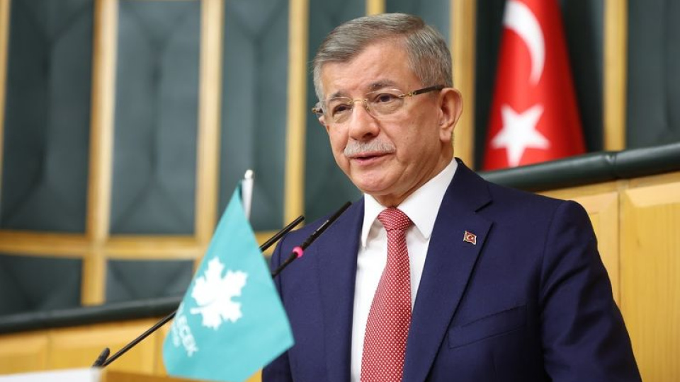 Ahmet Davutoğlu: Yeni parti kuruluyorsa bize hayırlı olsun demek düşer