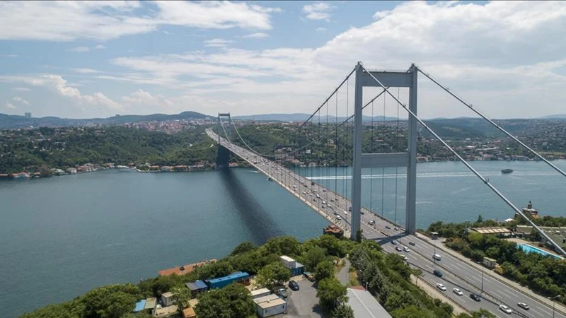 İstanbul Boğazı'nda gemi trafiği çift yönlü askıya alındı