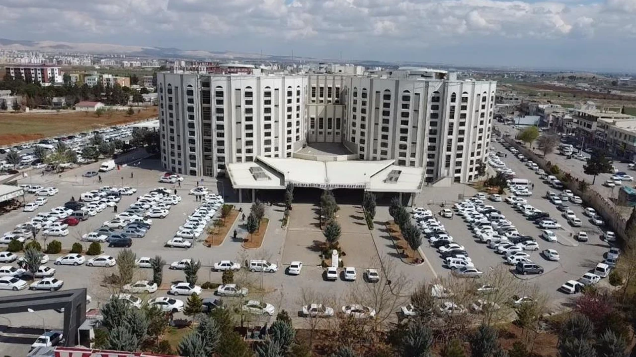Şanlıurfa’da tıp başarısı: 8 santimetrelik dev beyin tümörü burundan girilerek alındı