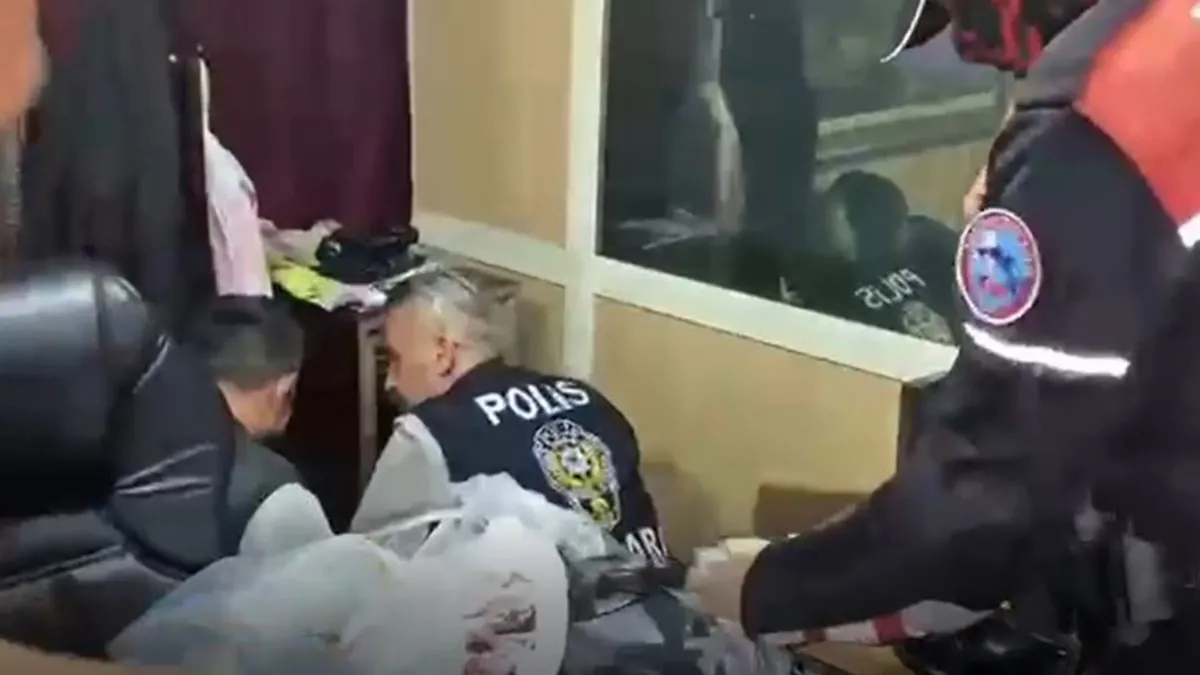 Ankara'da kumar operasyonu: Çok sayıda altın silah ve para ele geçirildi