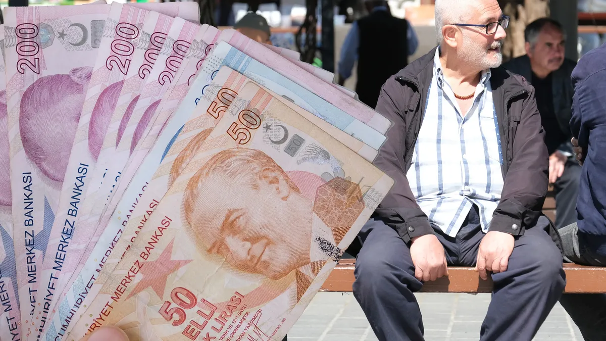 Memur ve emekli zammında yeni hesap: En düşük maaş 70 bin TL’yi aşacak