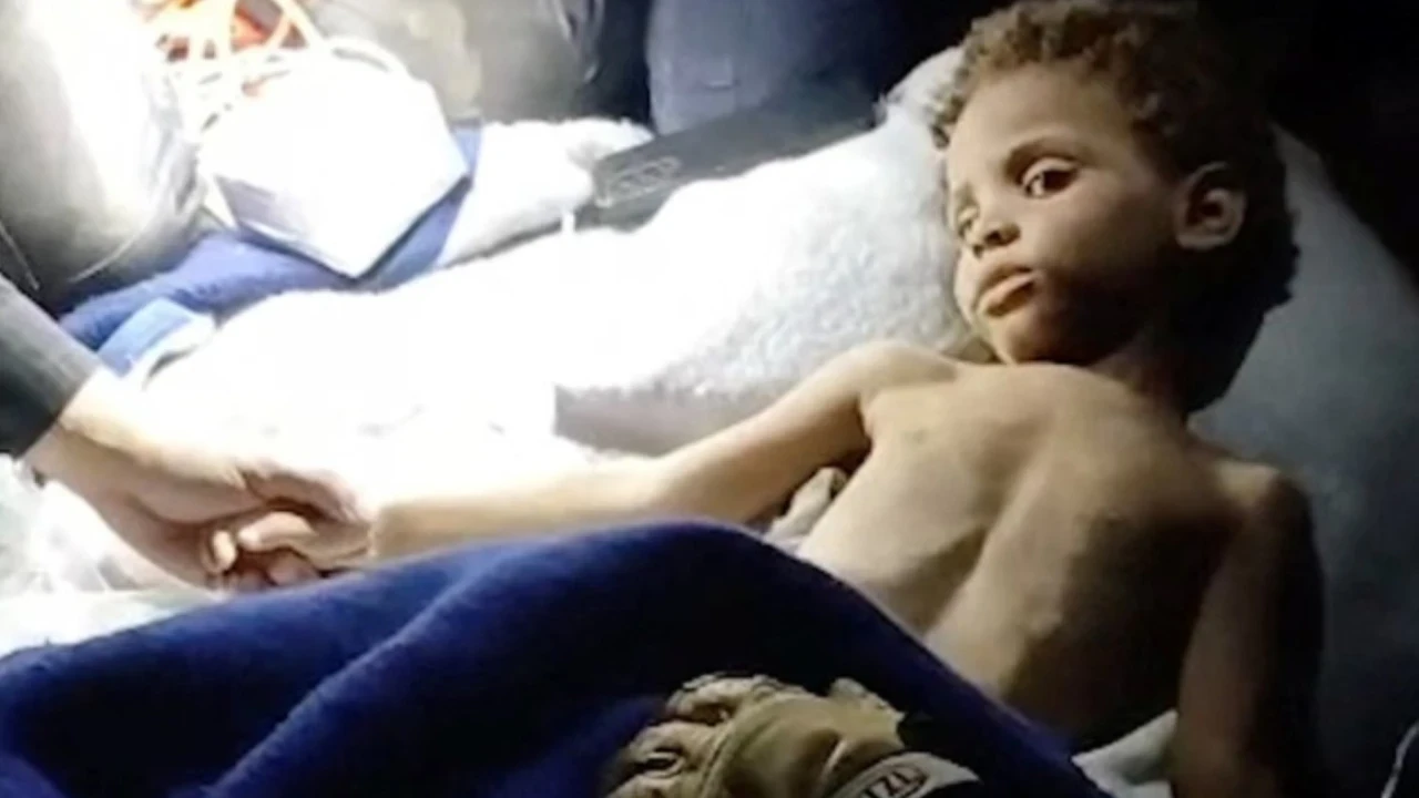Depremin 6. gününde umut: Küçük çocuk enkazdan çıkarıldı