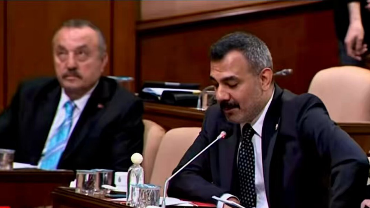 İstanbul Büyükşehir Belediyesi MHP Grup Başkanvekili Orkun Ayhan: Kendi aranızdaki iç kavgaları burada yapmayın