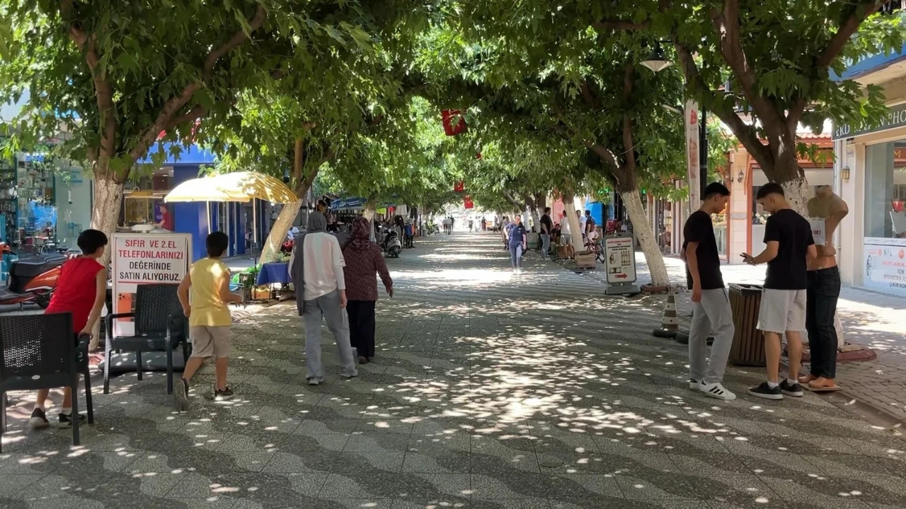 Aydın'da korkutan deprem! Vatandaşlar sokağa fırladı