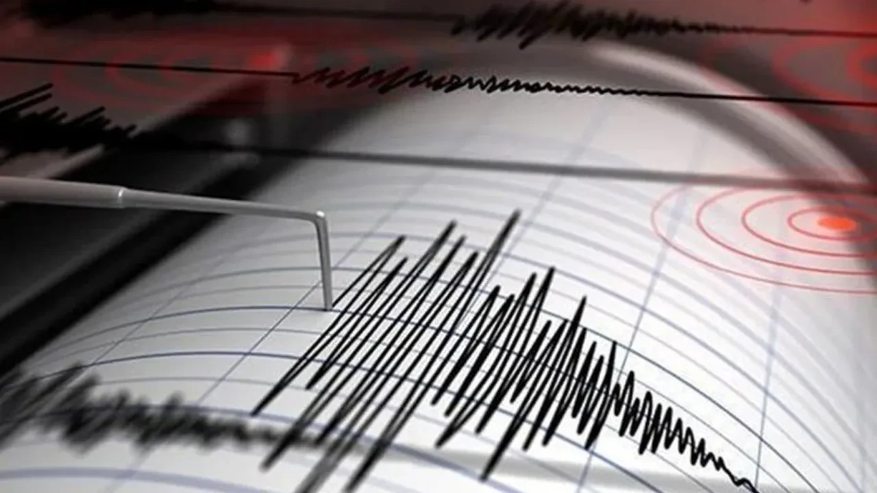 Endonezya'da 6,2 büyüklüğünde deprem!