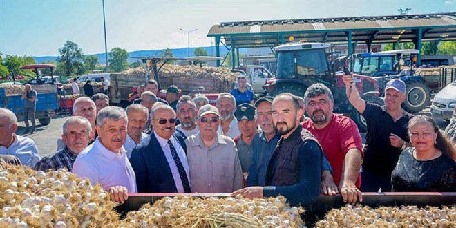 Hasad başladı: Taşköprü Sarımsak Pazarı açıldı