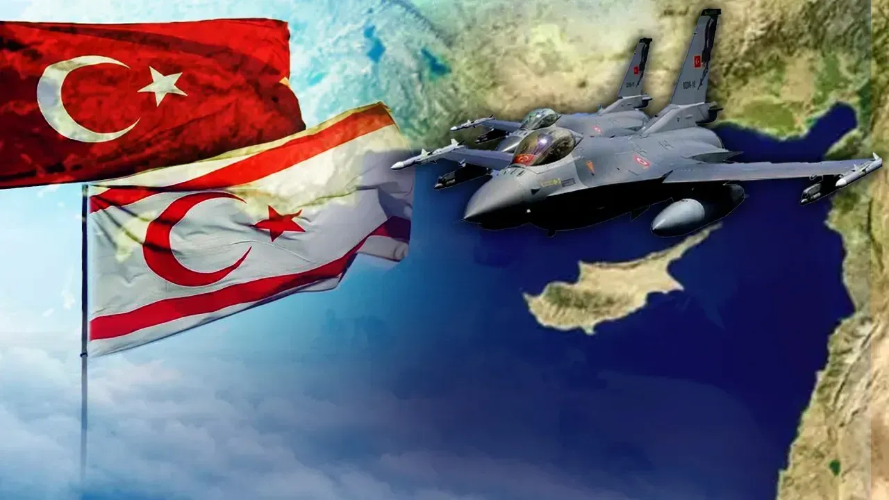 Yunanistan'dan çifte provokasyon! Türkiye'nin 6 mil duvarı Atina'nın uykularını kaçırdı