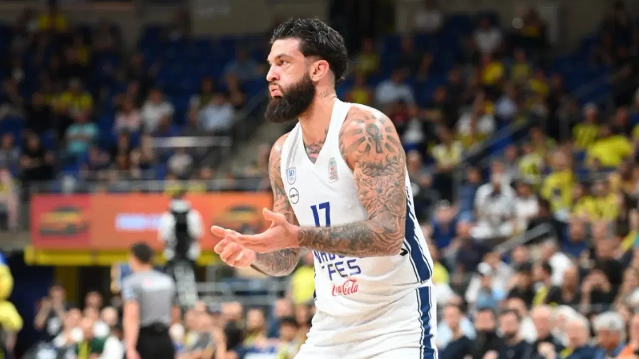 Anadolu Efes'e Vincent Poirier ile yollar ayrıldı!
