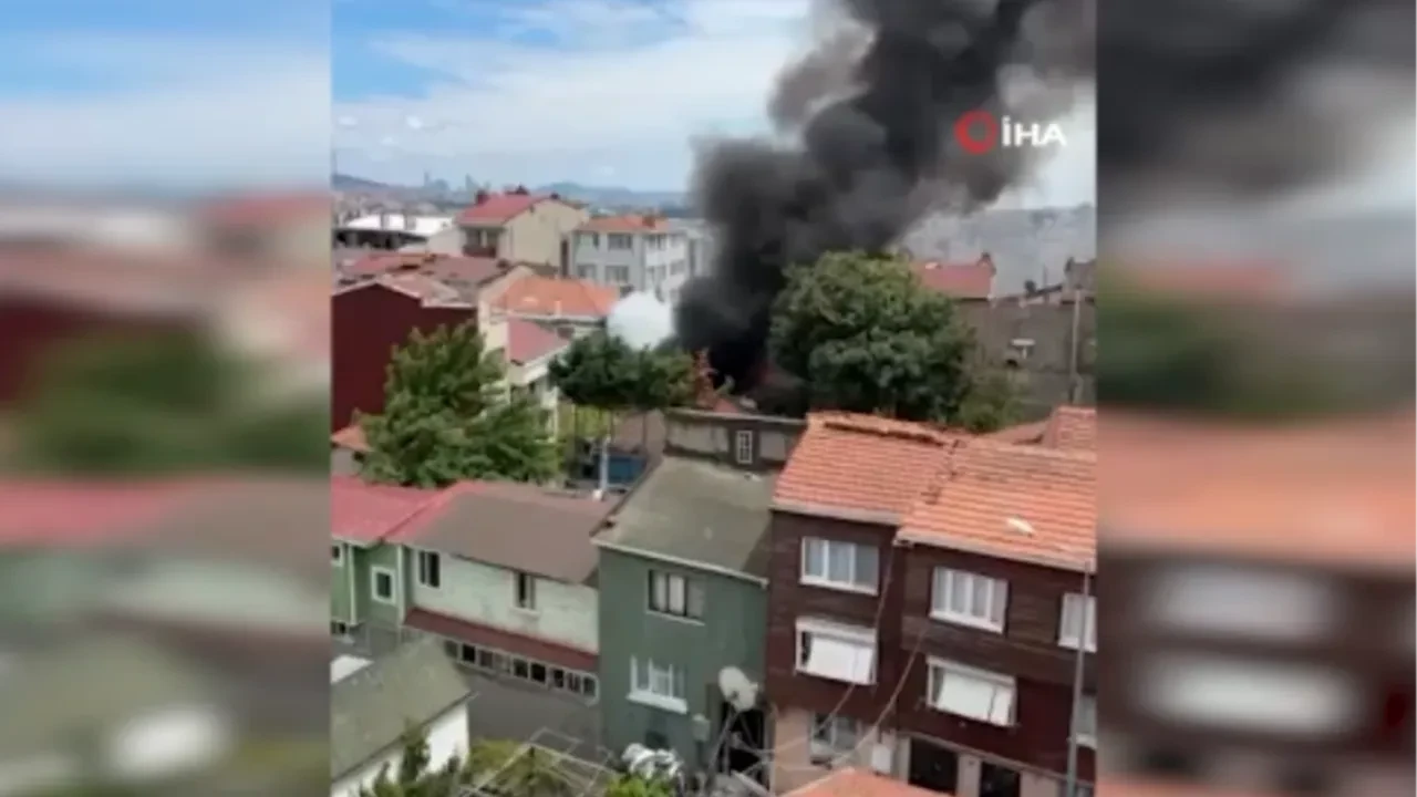 Balat’ta tamirhane yangını: Dumanlar gökyüzünü kapladı