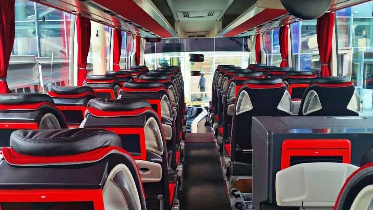 Yolculukta ikram fiyaskosu: Su isteyen doktora muavinden yumruklu saldırı