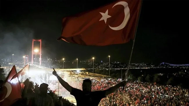 İletişim Başkanı Burhanettin Duran'dan medya ve akademiye 15 Temmuz çağrısı