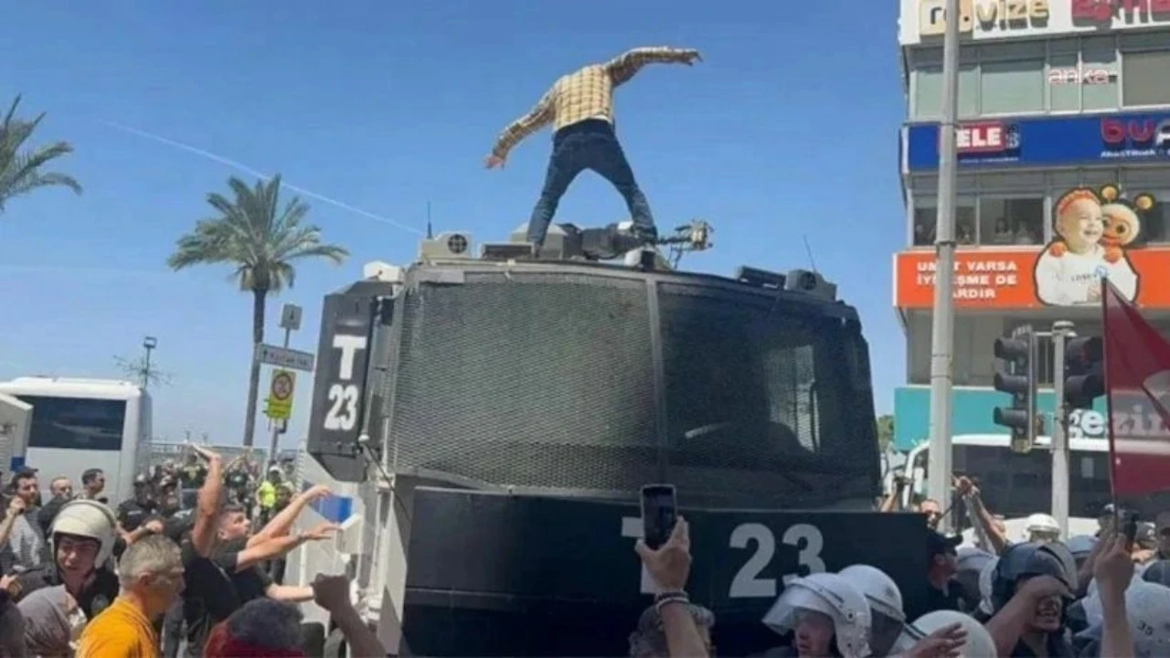 İzmir'de TOMA'ya çıkan kişi tahliye edildi