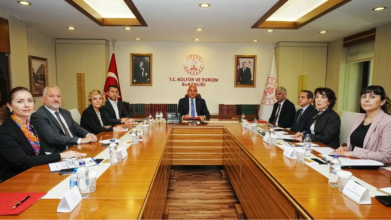 Sektör temsilcileri Bakan Ersoy'la bir araya geldi