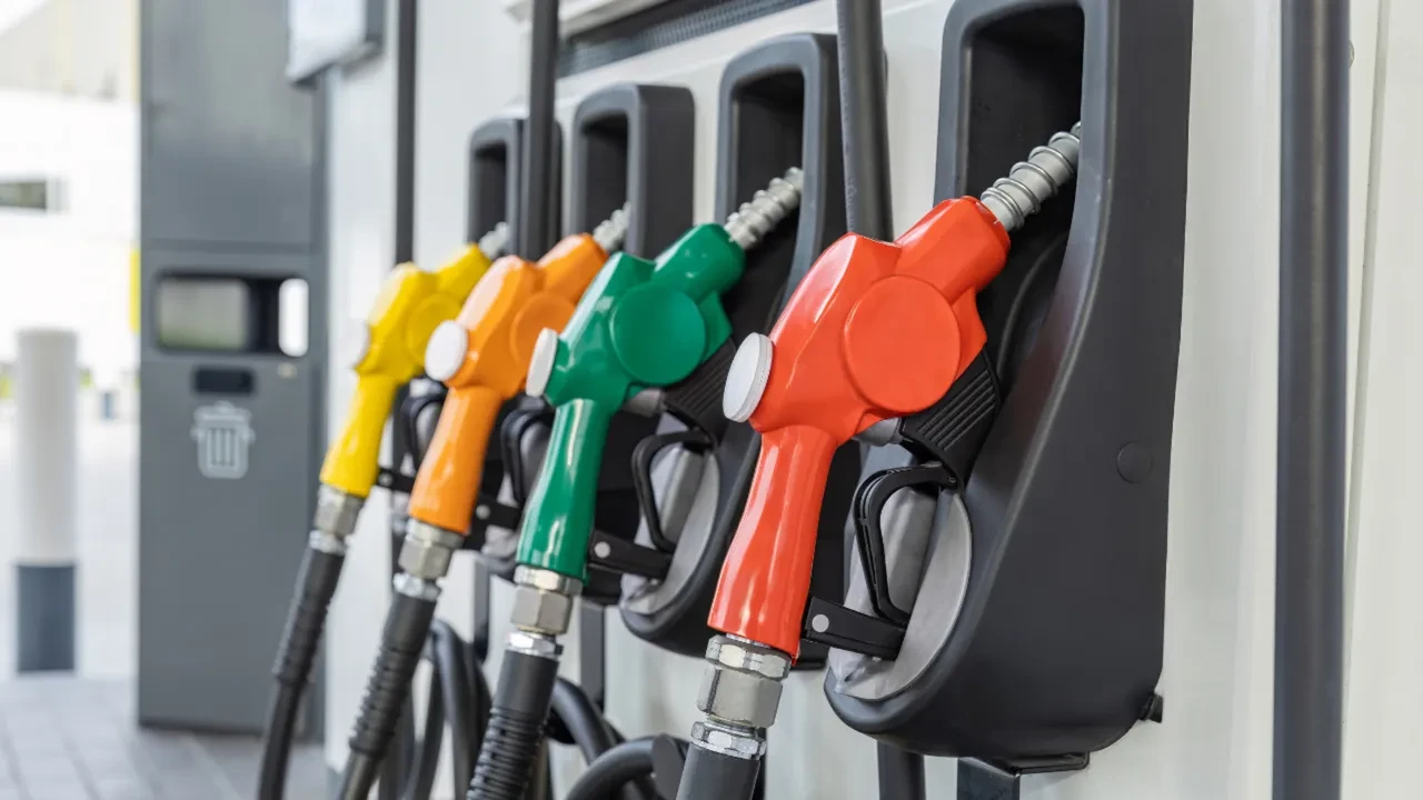 Motorin fiyatına dev zam! Salı günü pompaya yansıyacak