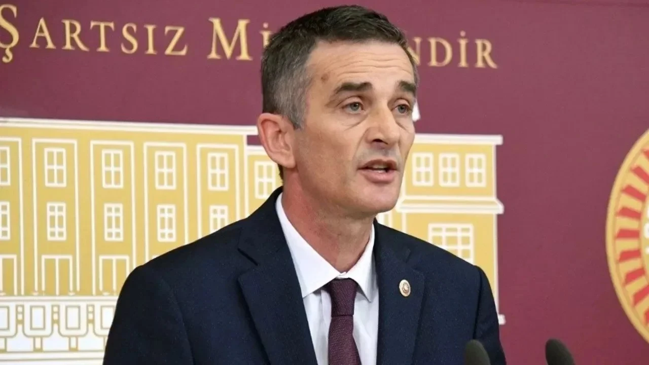 Yaprak dökümü sürüyor: Ümit Dikbayır CHP'den istifa etti