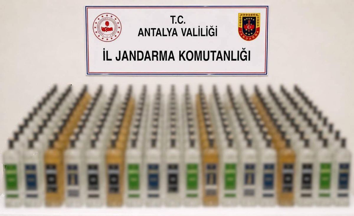 Alanya ve Manavgat'ta kaçak içki operasyonu: 208 litre ele geçirildi