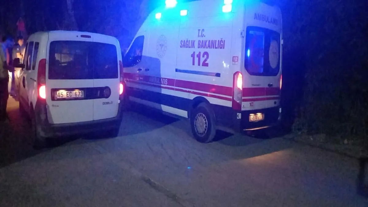 Manisa'da dehşet: 13 yaşındaki çocuk 16 yaşındaki arkadaşını bıçakla öldürdü: Polis saldırganın peşinde
