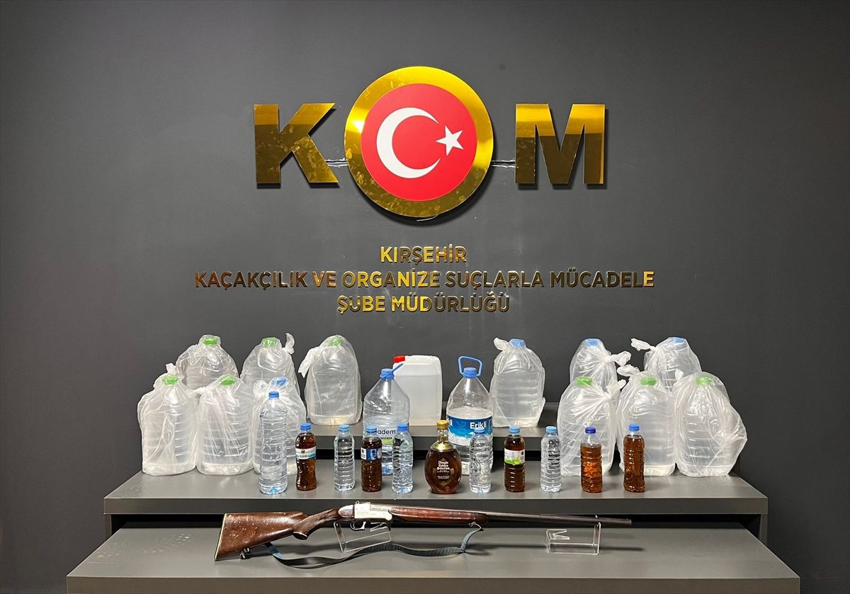 Kırşehir'de 65 litre etil alkol, sahte içki ve ruhsatsız av tüfeği ele geçirildi