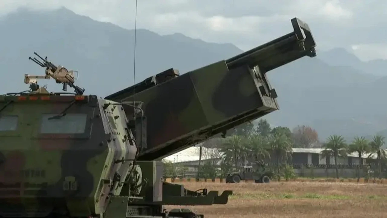 Tayvan'dan gözdağı...Tatbikatta ABD yapımı HIMARS roketleriyle Çin'e doğru atışlar yaptı