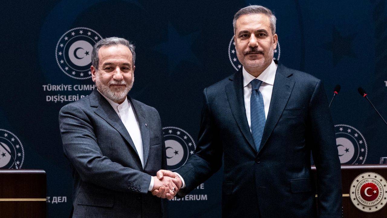 Hakan Fidan, Abbas Arakçi ile görüştü