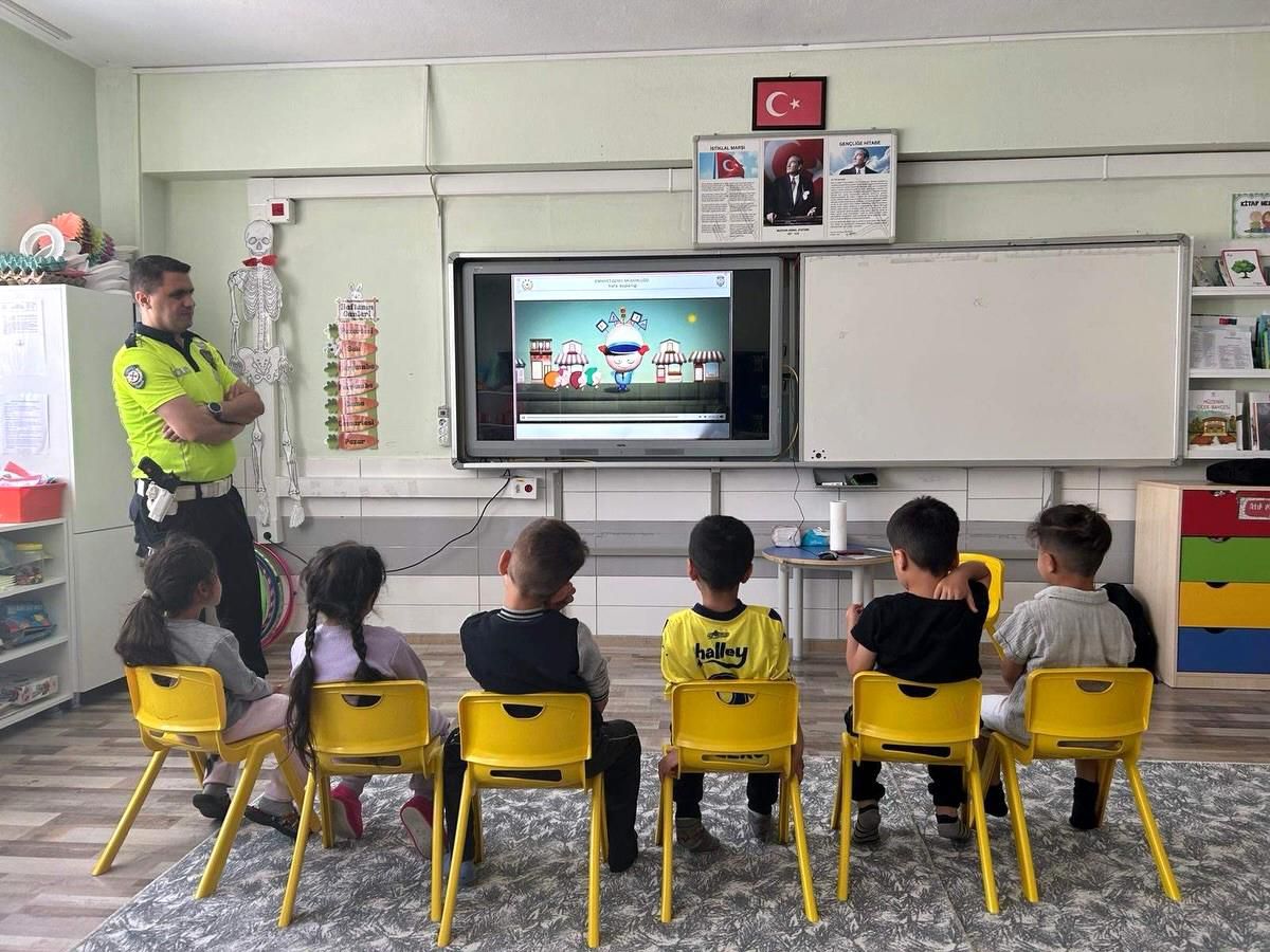Bilecik'te öğrencilere trafik eğitimi verildi
