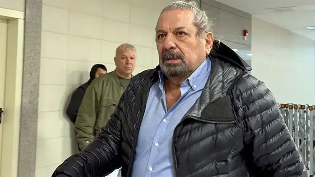 Erman Toroğlu, 3 yıla kadar hapsi istenen davadan beraat etti