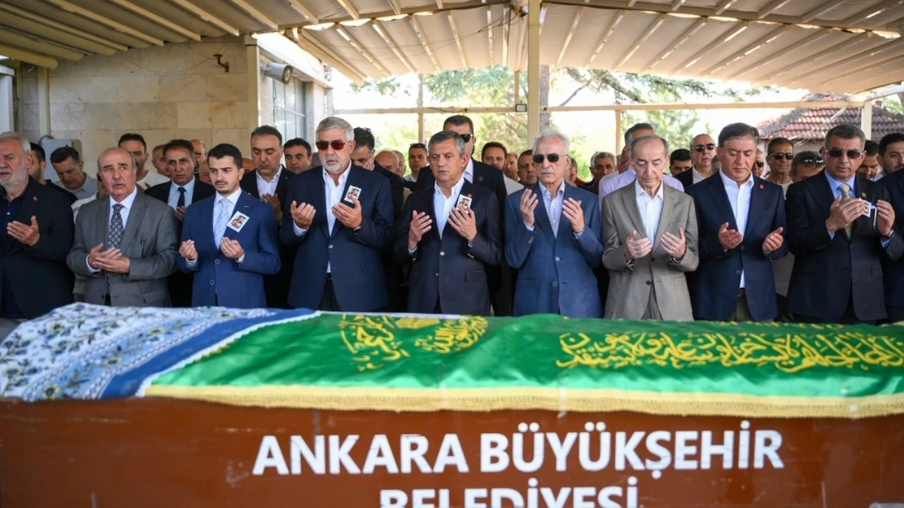Özgür Özel, Pakize Aydar'ın cenaze törenine katıldı