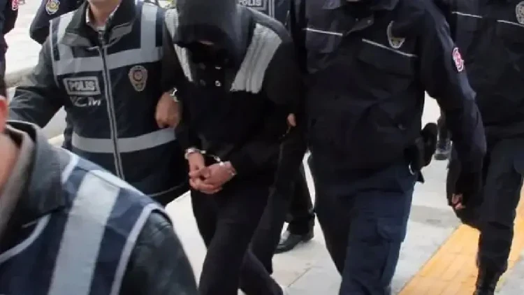 ATM'ler üzerinden akılalmaz tezgah: 102 bin dolarlık vurgun yaptılar | Eş zamanlı operasyonlarla yakalandılar