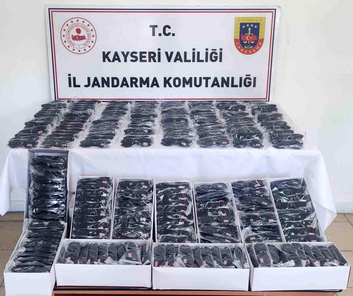 Kargo yolu ile 3 milyon TL'lik kaçak gözlüğe jandarma operasyonu