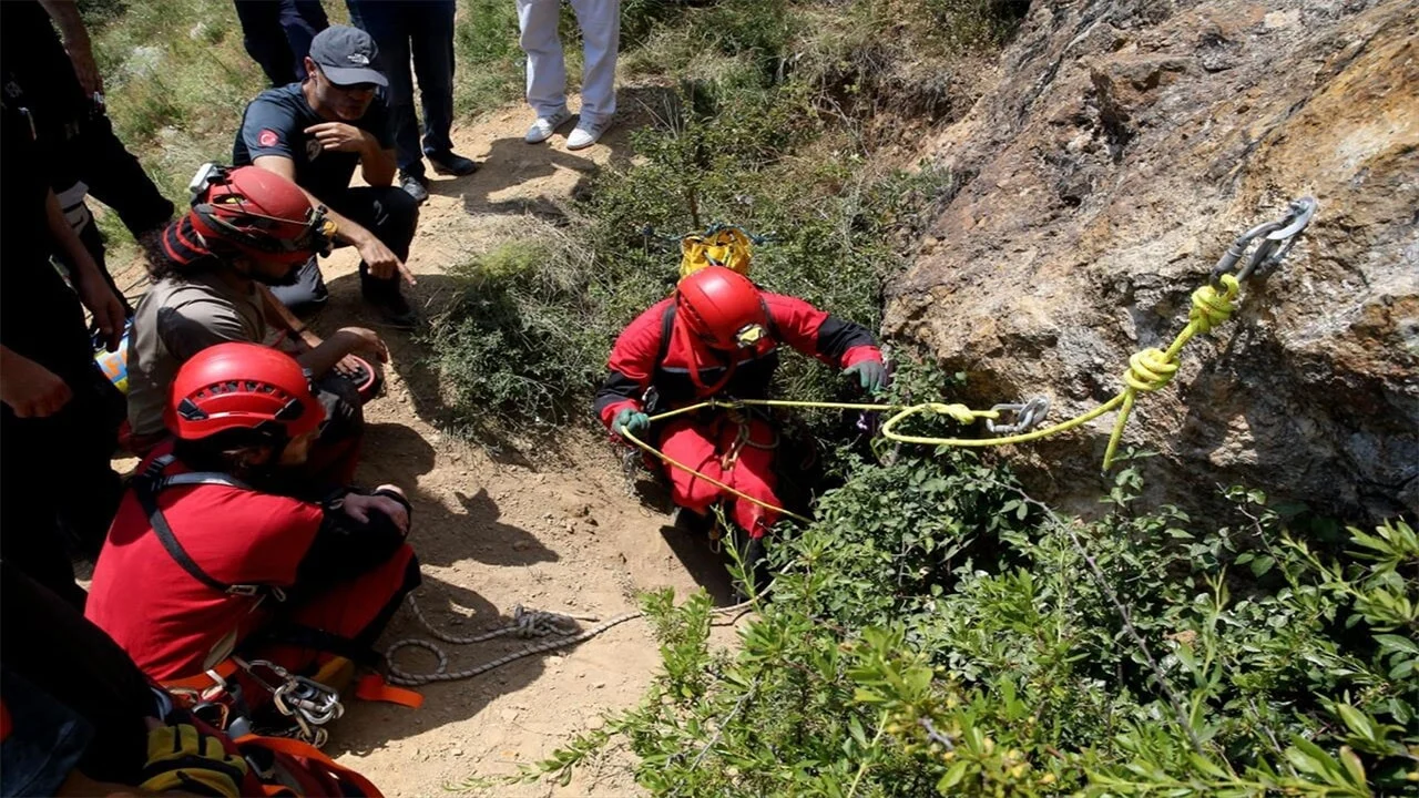 Mağaradan kurtarma operasyonu yeniden başladı