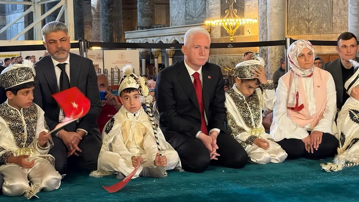Vakıflar Genel Müdürlüğü'nden Ayasofya'da sünnet töreni