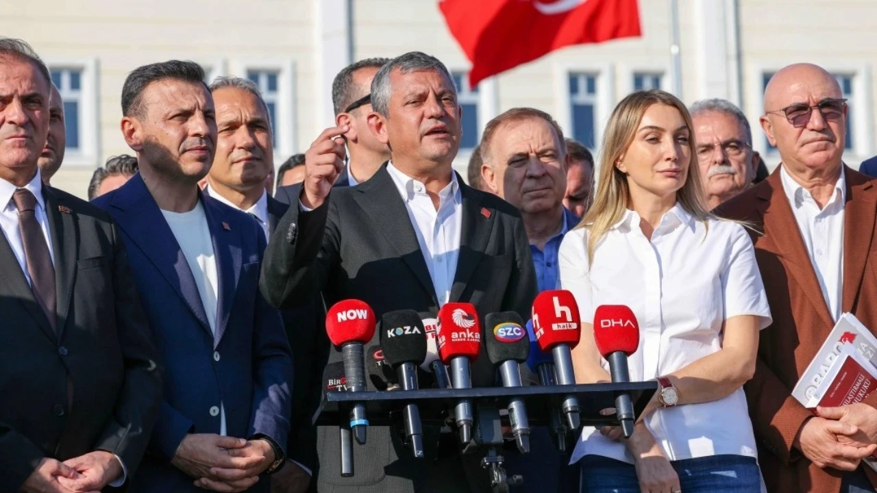 Özgür Özel: Suçsuzluktan aldığımız güçle dimdik ayaktayız