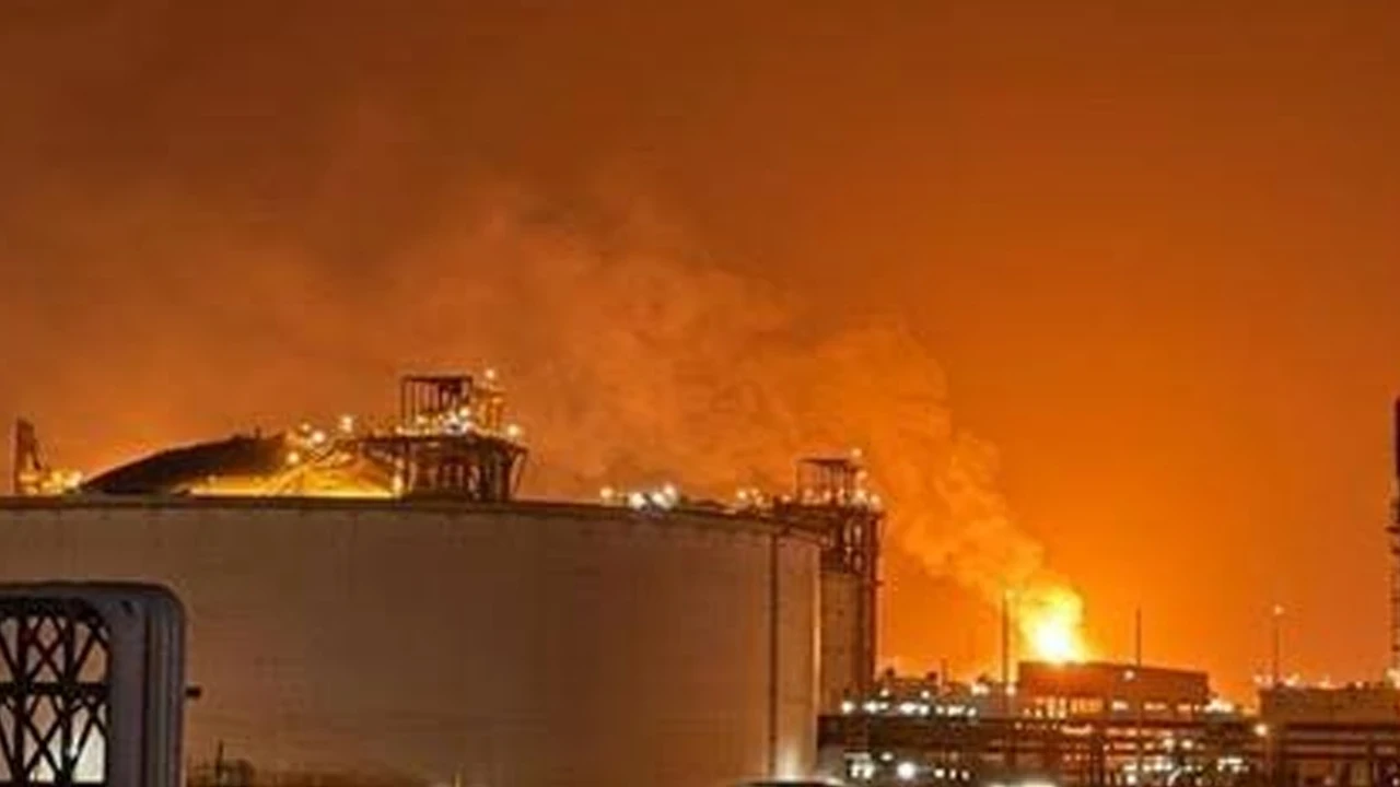 Katar’da füze saldırısı alarmı: Şarapnel parçaları can aldı mı? 3 yaralı var