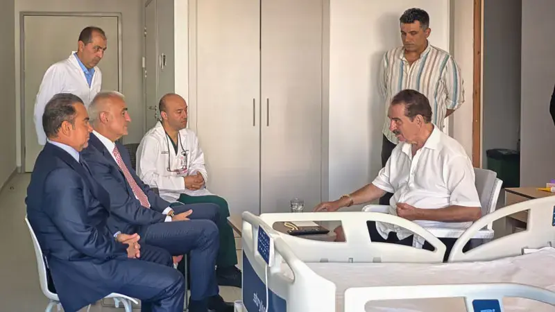 Bakan Ersoy'dan hastanede tedavi gören İbrahim Tatlıses'e ziyaret