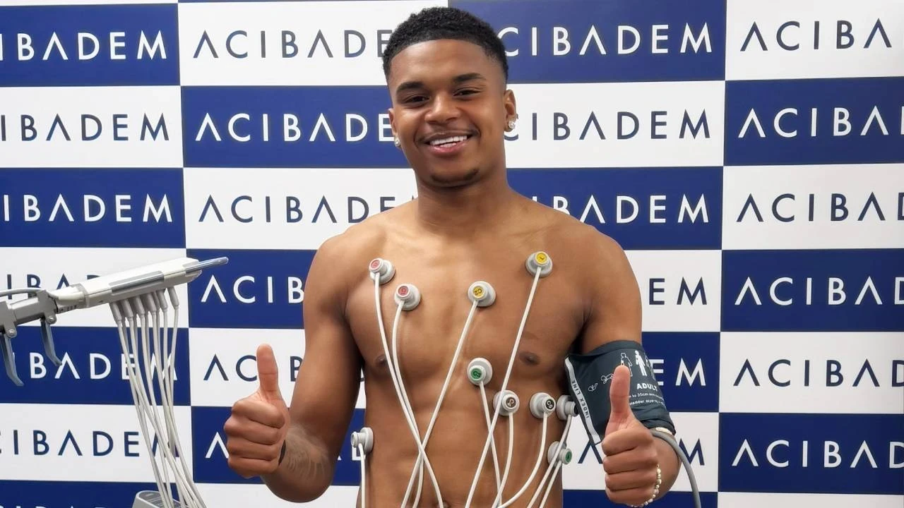 Trabzonspor'dan 8,5 milyonluk tarihi transfer! Noah Saviolo ile 5 yıllık anlaşma sağlandı