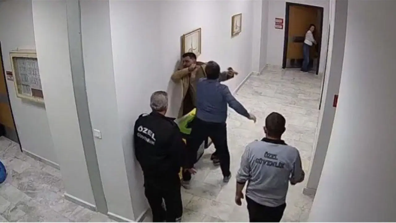 O anlar kamerada: Devlet hastanesinde müdürden çalışana öldüresiye şiddet