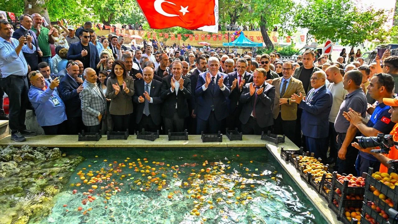 İYİ Parti lideri Dervişoğlu'na Mut'ta yoğun ilgi