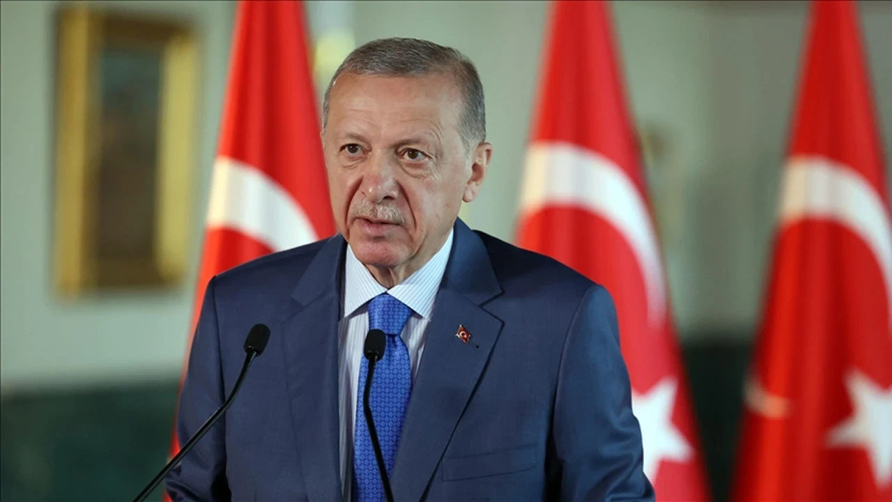 Canlı yayında tarih verdi ilan etti! İşte AK Parti'ye geçecek yeni isimler...