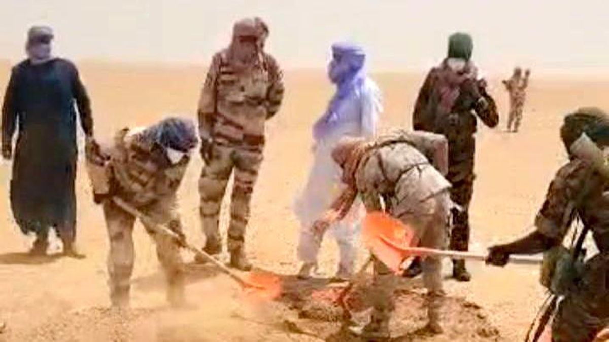Sahra Çölü'nde kamyon bozuldu, yaklaşık 50 kişi susuzluktan öldü