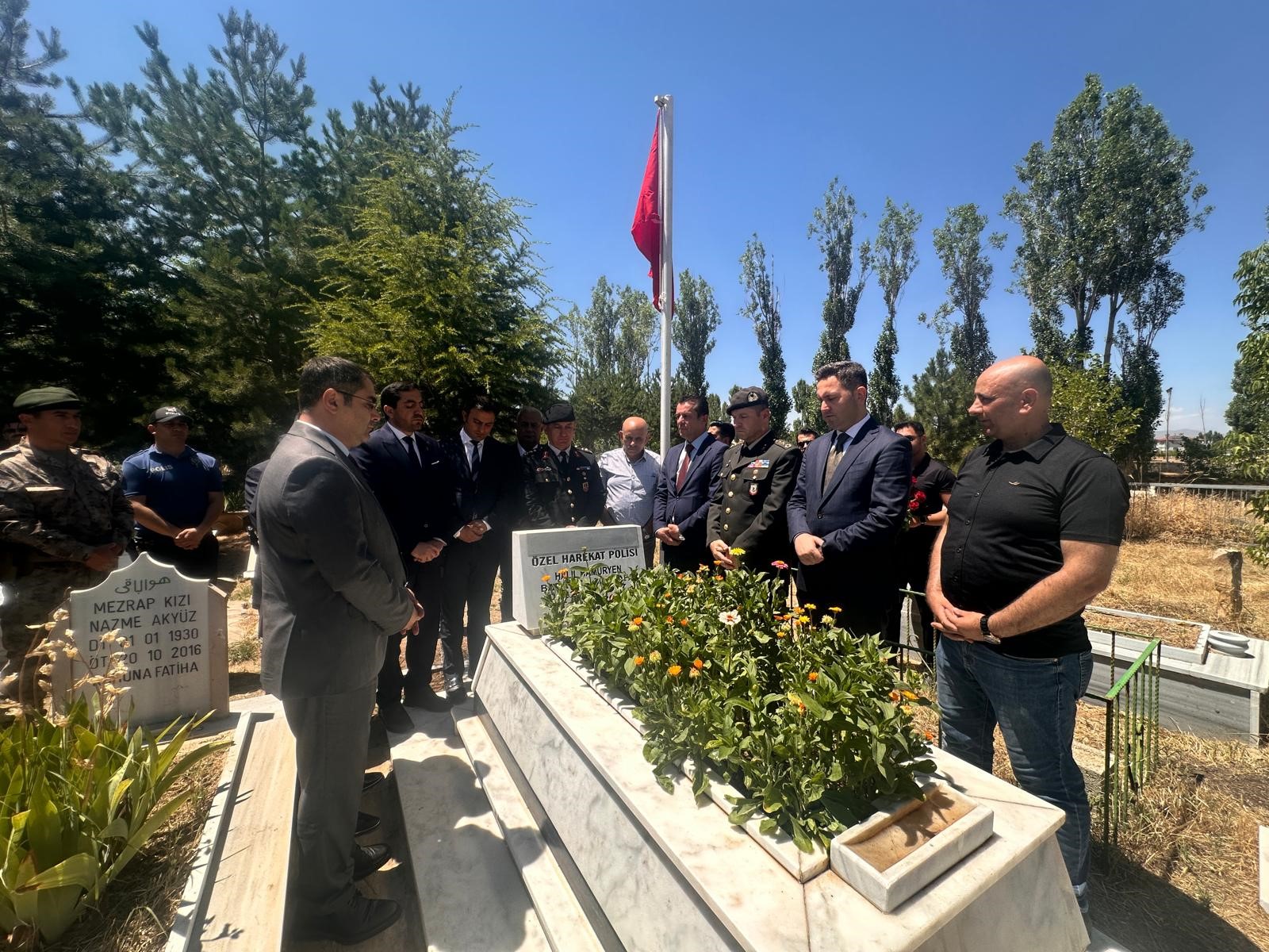 15 Temmuz şehidi Van'daki mezarı başında anıldı