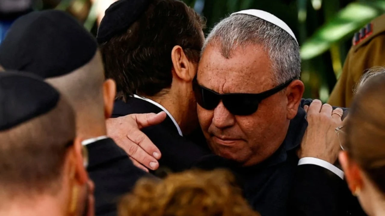 Netanyahu'ya seçim şoku: Eski Genelkurmay Başkanı öne geçti