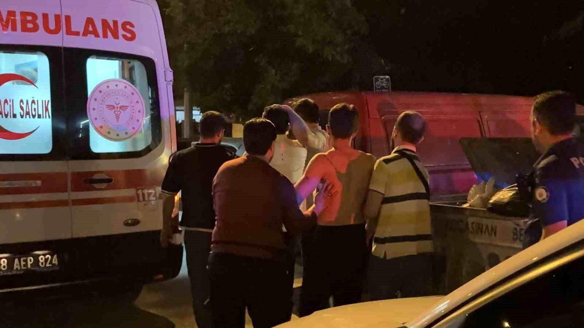 Kayseri'de kebap salonunda döner bıçaklı kavga: 2 yaralı