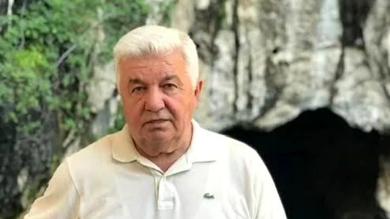Ankara'daki evinde kalp krizi geçiren eski Bakan Burhan Kara hayatını kaybetti