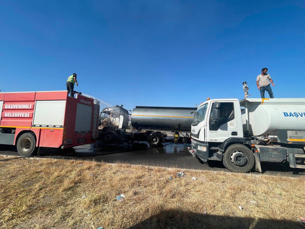 Faciaya ramak kala: Seyir halindeki tanker alev aldı
