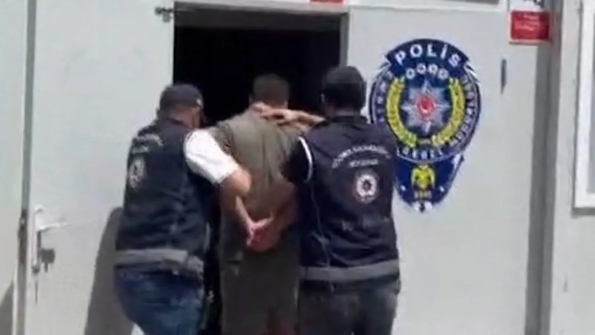 Interpol tarafından aranan şahıs İstanbul Havalimanı'nda yakalandı