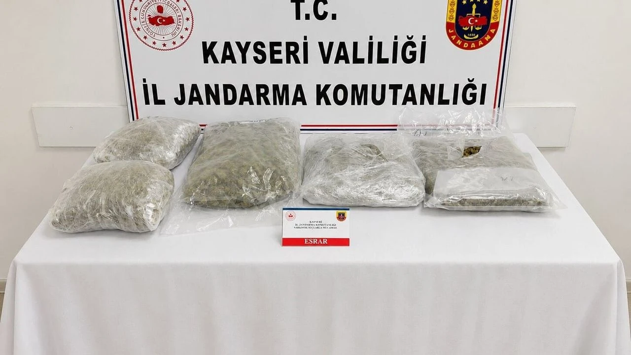 Kayseri'de 5 kilo yasaklı madde ele geçirildi